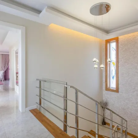 Villa Nirvana