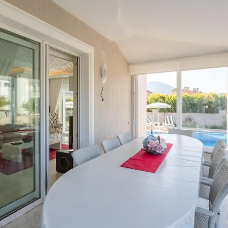 Villa Nirvana *